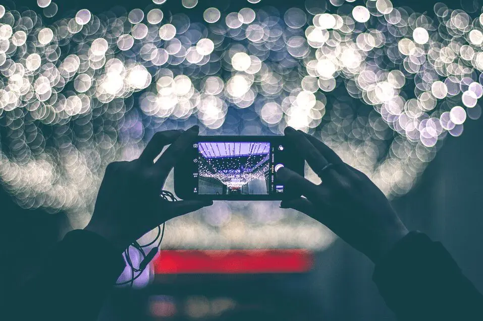 HOW TO SECURE SOCIAL MEDIA BRAND AMBASSADORS
