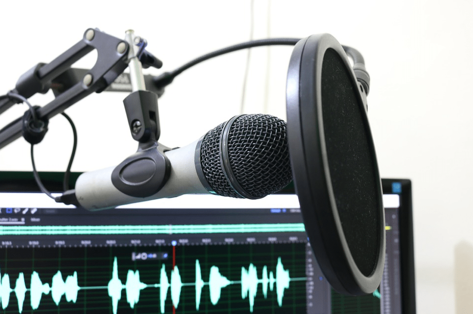 SHOULD YOU START A PODCAST FOR YOUR BUSINESS?